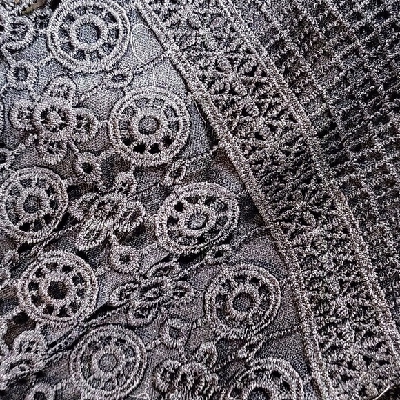 Kathy AQUA LACE SHORTS SIZE SMALL - Picture 2 of 5